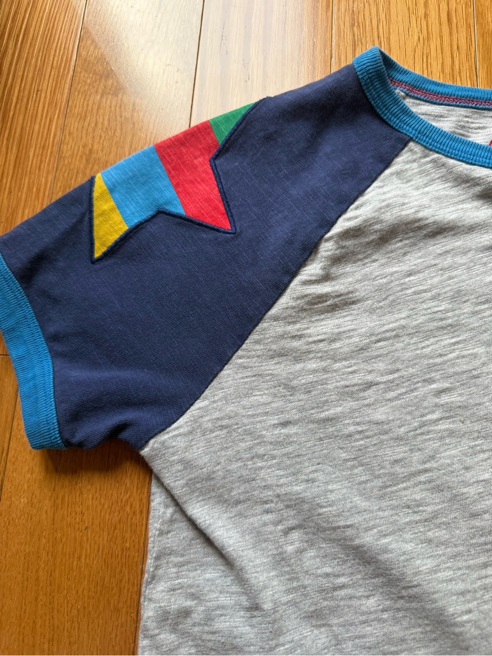 Boden Short Sleeve Raglan Tee - Picture 4 of 6